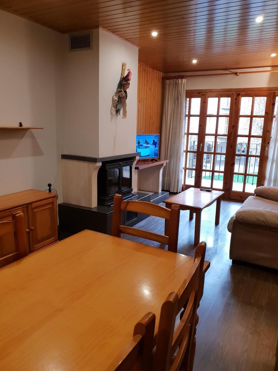 Apartaments Cal Noi 캄프로돈 외부 사진